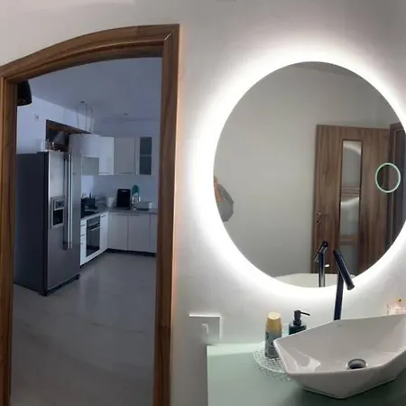 Апартаменты Cozy Modern In The Heart Of Nature, Outdoor Terrace, Free Parking