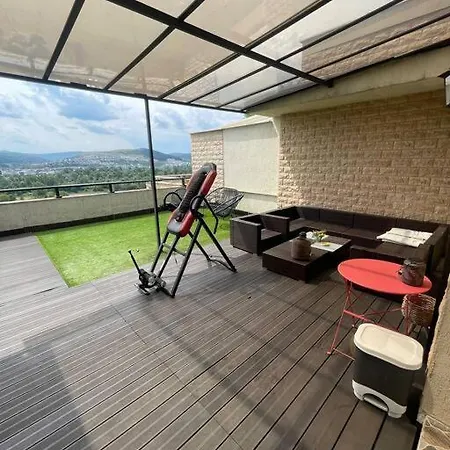 شقة Cozy Modern In The Heart Of Nature, Outdoor Terrace, Free Parking *