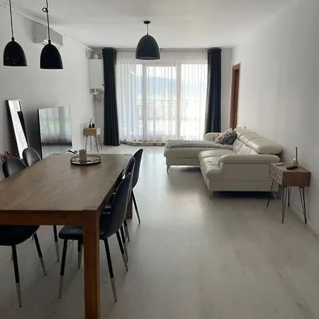Апартаменты Cozy Modern In The Heart Of Nature, Outdoor Terrace, Free Parking Клуж-Напока
