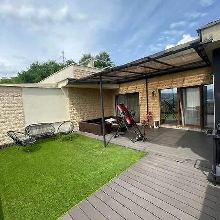 Апартаменты Cozy Modern In The Heart Of Nature, Outdoor Terrace, Free Parking Клуж-Напока