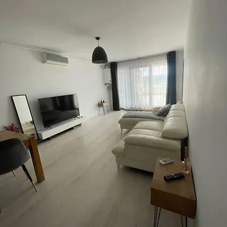 Апартаменты Cozy Modern In The Heart Of Nature, Outdoor Terrace, Free Parking